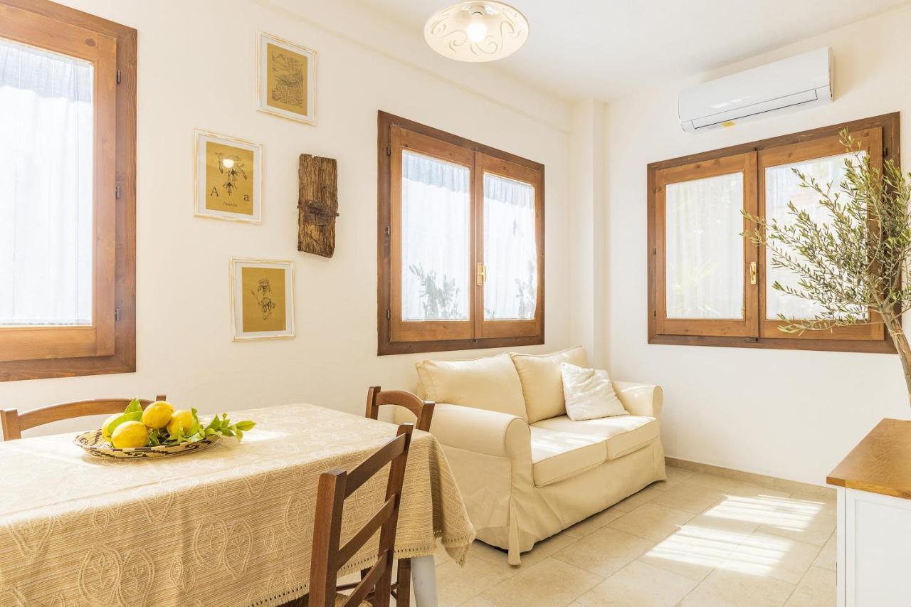 Апартаменти Casa Amelia Sul Mare Санта-Марія-Наваррезе Екстер'єр фото